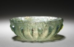Shallow Ribbed Bowl